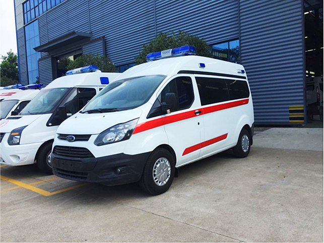 福特V362中軸自動(dòng)檔救護(hù)車(chē)